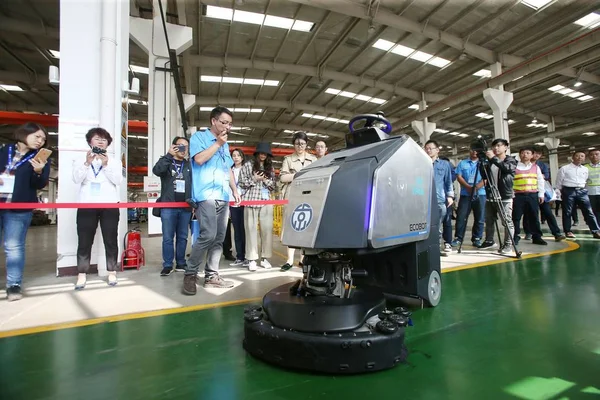Vehículo Saneamiento Conducción Autónomo Desarrollado Por Plataforma Conducción Tripulada Baidu —  Fotos de Stock