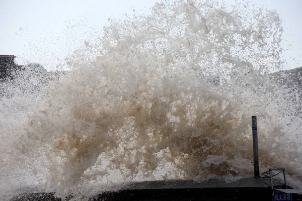 Huge Waves Tidal Bore Caused Typhoon Trami 24Th Typhoon Year — Stock Photo, Image