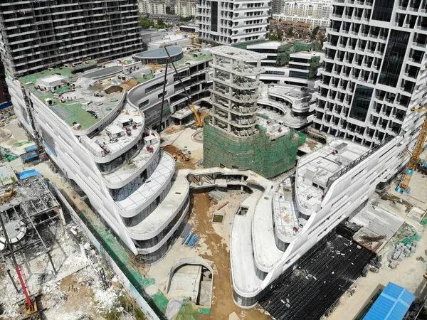 Luftaufnahme Eines Bau Befindlichen Gebäudes Mit Der Form Eines Kreuzfahrtschiffes — Stockfoto