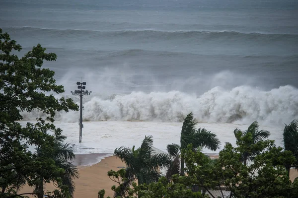 Yılın Tayfunu Tayfun Mangkhut Neden Olduğu Gelgit Dalgası Çin Güneyindeki — Stok fotoğraf