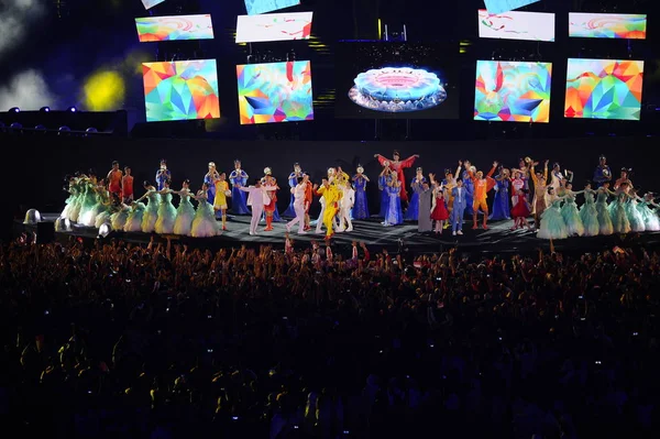 Китайський Артисти Спортсмени Виступають Ханчжоу Шоу Під Час Церемонії Закриття — стокове фото