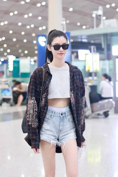 Chinese Model Mengyao Better Known Ming Arrives Beijing Capital International — Stock Photo, Image