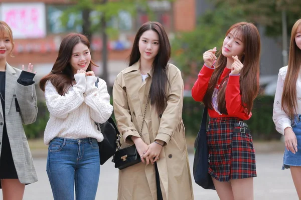 Mitglieder Der Südkoreanischen Mädchengruppe Girl Auch Als Girl Und Omg — Stockfoto