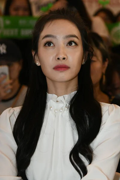 Chińska Piosenkarka Aktorka Victoria Piosenki Lub Piosenki Qian Uczęszcza Impreza — Zdjęcie stockowe