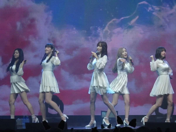 Membros Girl Group Sul Coreano Gfriend Apresentam Durante 2018 Season — Fotografia de Stock