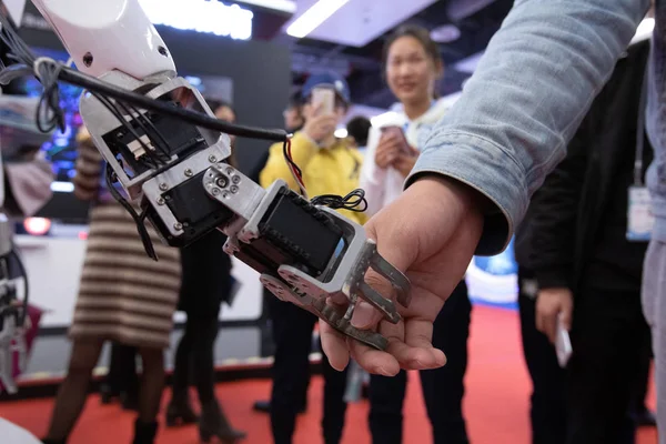 Visitor Shakes Hands Humanoid Robot United Nations World Geospatial Information — Stock Photo, Image