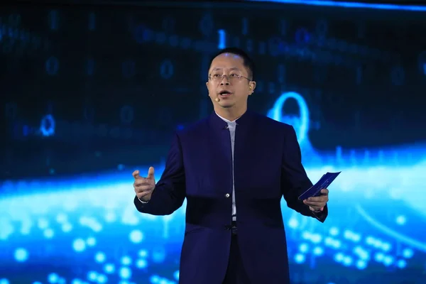 Zhou Hongyi Founder Chairman Ceo Qihoo 360 Introduces 360 Brain — Stock Photo, Image