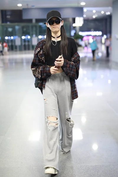 Modelo Chinês Mengyao Mais Conhecido Como Ming Chega Aeroporto Internacional — Fotografia de Stock