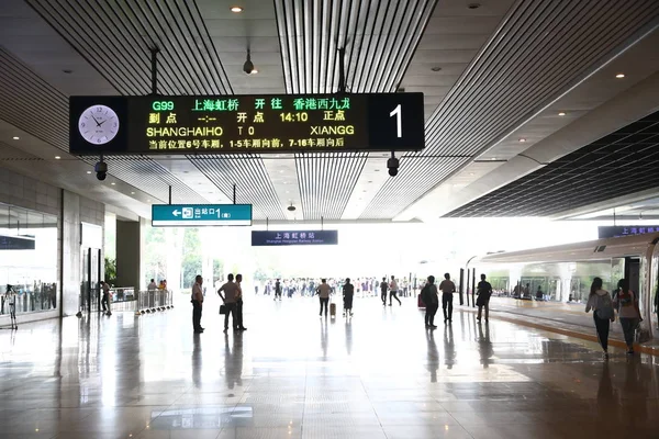 Cestující Pěšky Palubě Vlaku G99 První Vysokorychlostní Vlak Šanghaje Hong — Stock fotografie