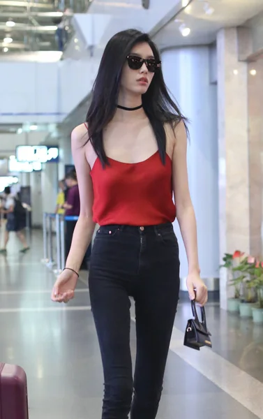 Kinesiska Modell Mengyao Bättre Känd Som Ming Dresed Sexig Röd — Stockfoto