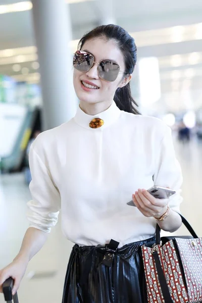 Chinese Model Sui Sui Arrives Shanghai Hongqiao International Airport Departure — Stock Photo, Image