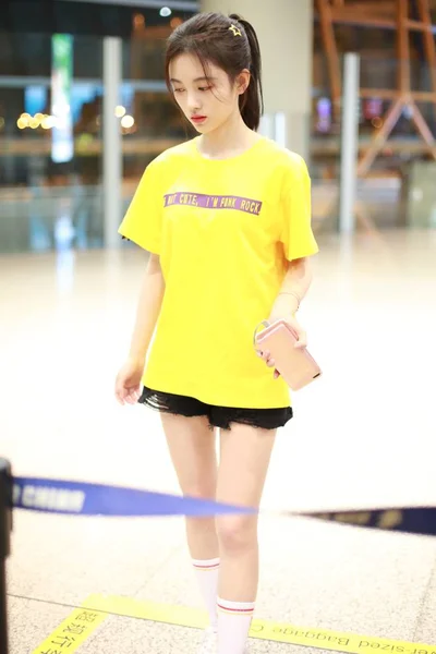 Kinesisk Skådespelerska Jingyi Anländer Beijing Capital International Airport Beijing Kina — Stockfoto
