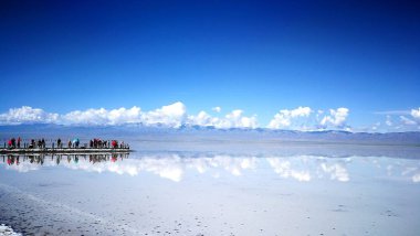 Landscape of the Chaka Salt Lake (Caka Salt Lake), known as the 