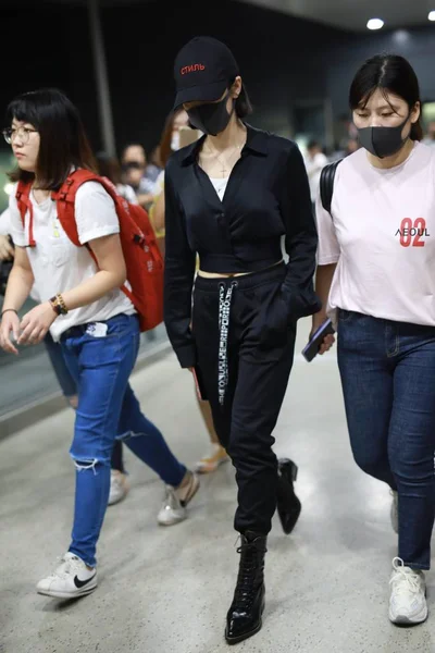 Chinese Zangeres Actrice Victoria Song Song Qian Arriveert Bij Beijing — Stockfoto