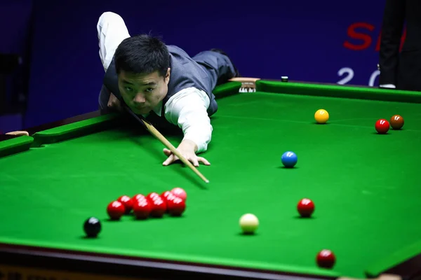 Ding Junhui China Juega Tiro Mark Selby Inglaterra Partido Cuartos — Foto de Stock