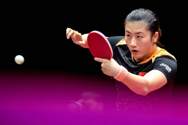 中国の鼎寧成都市 南西に叔父ポップ 2018 Ittf 女子ワールド カップ中に彼らの女子シングルス準々決勝で韓国の Seo 孝ウォン撮影中国の四川省 2018 日を返します — ストック写真