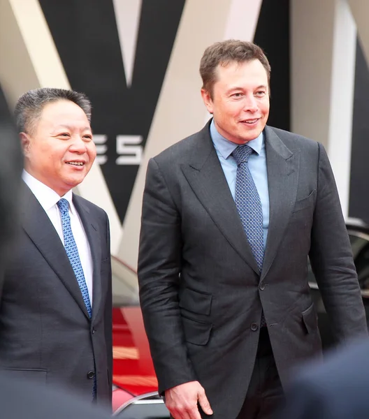 Tesla Ceo Elon Musk Direita Retratado Durante Uma Cerimônia Entrega — Fotografia de Stock