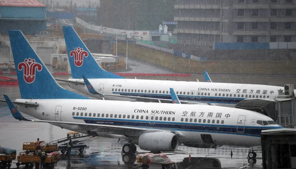 Реактивные Самолеты China Southern Airlines Показаны Международном Аэропорту Урумчи Дивопу — стоковое фото