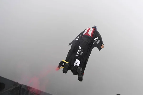 Pilote Wingsuit Concourt Alors Saute Falaise Lors Grand Prix Chine — Photo