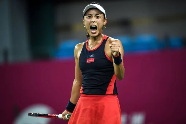 Wang Qiang Chin Reaguje Strzeleniu Przeciw Andrea Petkovic Niemiec Ich — Zdjęcie stockowe