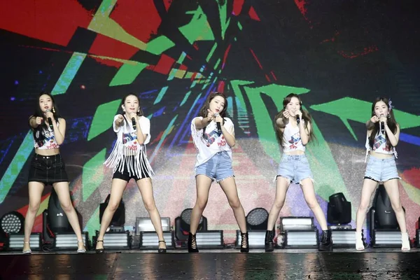 Les Membres Girl Group Sud Coréen Red Velvet Produisent Lors — Photo