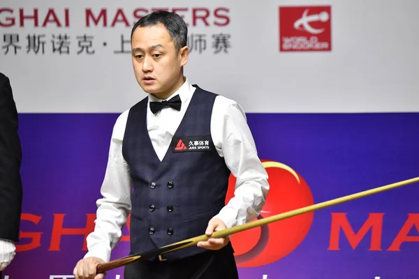 Guo Hua Chin Uważa Strzał Neil Robertson Australii Ich Pierwszym — Zdjęcie stockowe