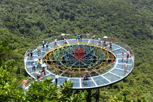 Los Turistas Disfrutan Vistas Una Plataforma Turística Una Pasarela 400 —  Fotos de Stock