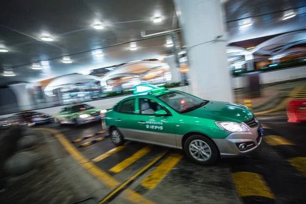 Guangzhou Baiyun Nemzetközi Repülőtér Terminál Pick Taxiállomás Utasok Felvenni Mint — Stock Fotó