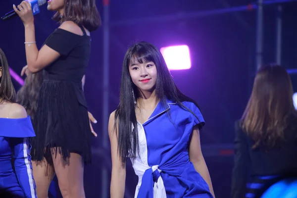 Chaeyoung Sydkoreansk Tjejgrupp Twice Utför Den Pocari Utmaningen Tonåring Festa — Stockfoto