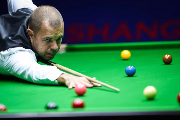 Barry Hawkins Anglii Gra Strzał Stephen Maguire Szkocji Drugim Meczu — Zdjęcie stockowe