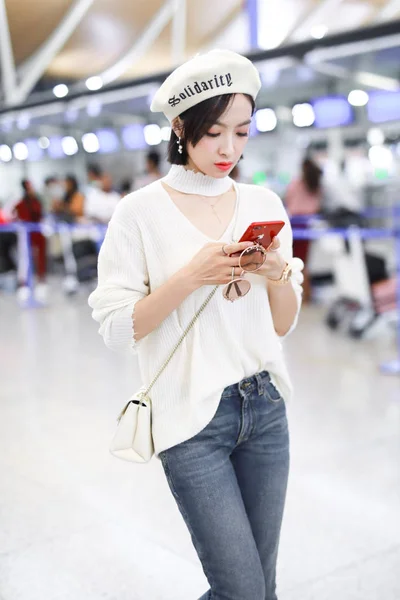 Chinese Singer Actress Victoria Song Qian Arrives Shanghai Pudong International — Stock Photo, Image