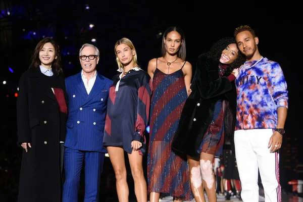 Lewej Chińska Aktorka Jiang Shuying Amerykański Projektant Mody Tommy Hilfiger — Zdjęcie stockowe