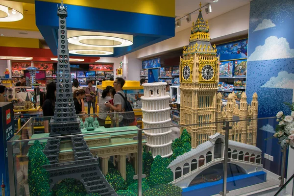 Customers Visit Second Lego Flagship Store Shanghai Shimao Festival City — Stock Photo, Image