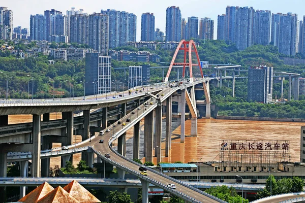 中国重慶市のカイユアンバ長江橋の眺め 2018年8月8日 — ストック写真