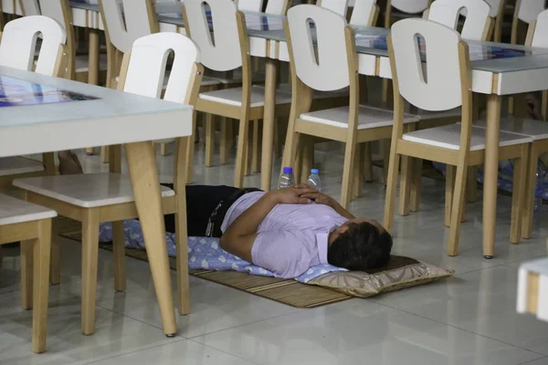 Eltern Von Erstsemestern Die Ihre Kinder Ersten Studientag Zur Immatrikulation — Stockfoto