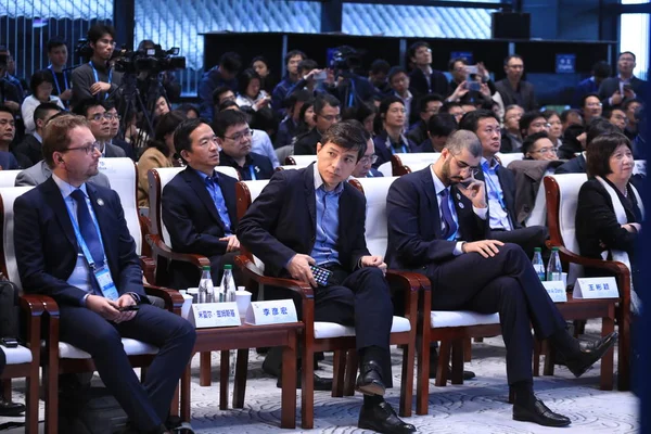Робін Yanhong Голова Головний Виконавчий Директор Baidu Inc Відвідує Під — стокове фото