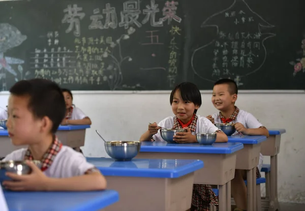 Students Have Meals School Nanchang City East China Jiangxi Province — стоковое фото