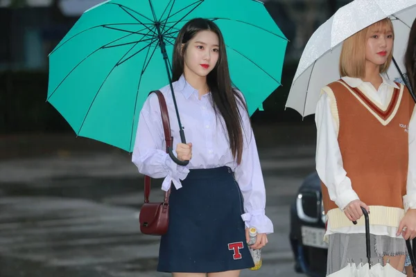 Girl Dél Koreai Lány Csoport Tagjai Érkezik Zenei Témájú Műsor — Stock Fotó