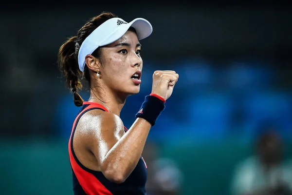 Wang Qiang Chine Réagit Après Avoir Marqué Contre Andrea Petkovic — Photo