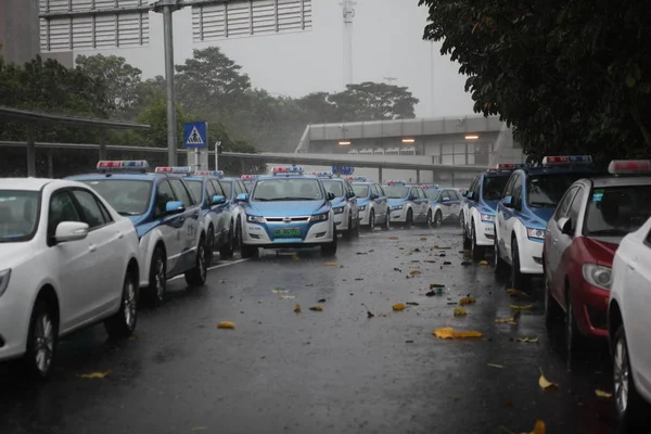 Los Taxis Hacen Cola Para Ser Recargados Fuertes Tormentas Fuertes — Foto de Stock