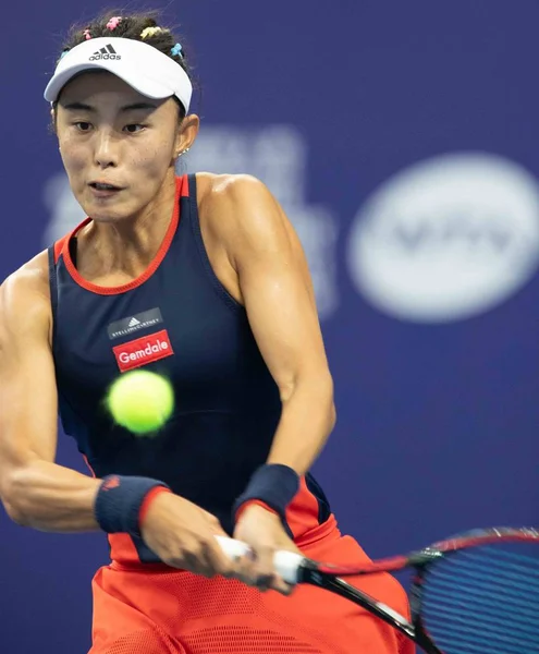 Wang Qiang Chin Zwraca Strzał Ashleigh Barty Australii Ich Ostatnim — Zdjęcie stockowe