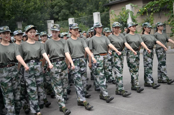 Reclute Cinesi Partecipano Addestramento Militare Presso Università Normale Shandong Nella — Foto Stock