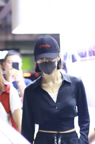 中国歌手 女演员维多利亚 宋或宋谦于2018年8月31日抵达北京首都国际机场 — 图库照片