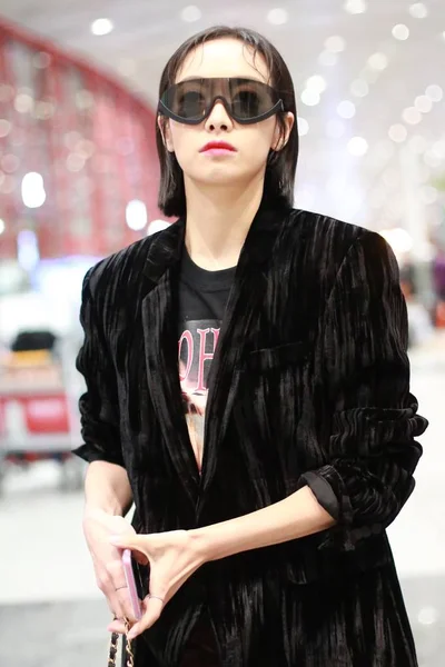 Cantora Atriz Chinesa Victoria Song Song Qian Chega Aeroporto Internacional — Fotografia de Stock