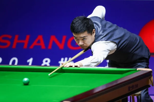 Ding Junhui China Joga Tiro Para Barry Hawkins Inglaterra Sua — Fotografia de Stock