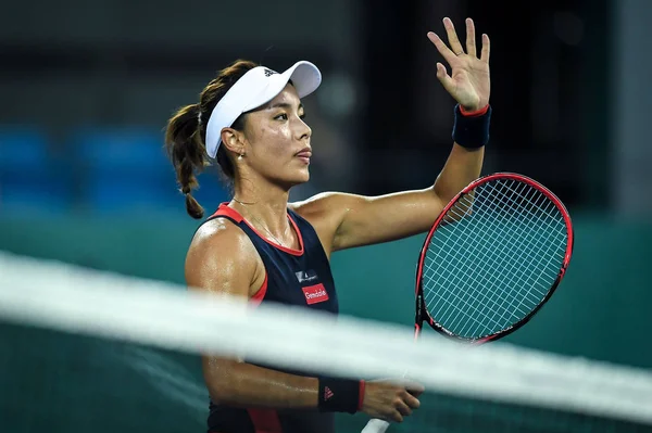 Wang Qiang China Thanks Fans Defeating Andrea Petkovic Germany Semifinal — Stock Photo, Image