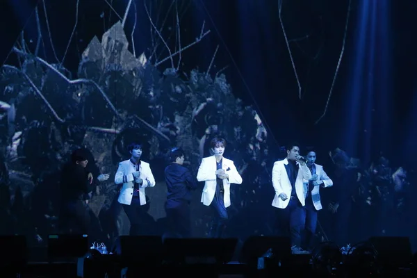 Medlemmar Sydkoreanska Pojke Gruppen Est Utföra Double You Konserten Hong — Stockfoto