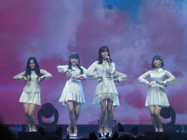Members South Korean Girl Group Gfriend Perform 2018 Season Gfriend — Stock Photo, Image