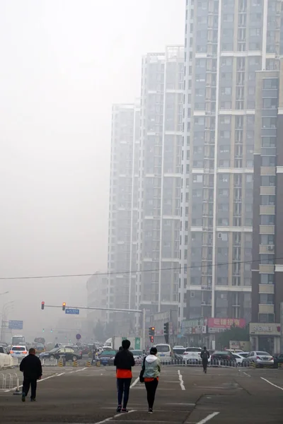 Grattacieli Sono Visti Vagamente Smog Pesante Pechino Cina Settembre 2018 — Foto Stock