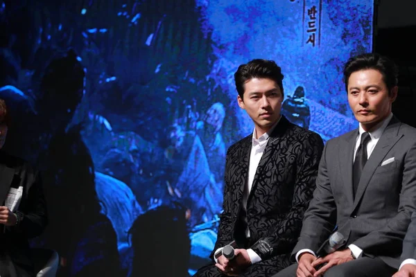 Los Actores Surcoreanos Hyun Bin Left Jang Dong Gun Asisten — Foto de Stock